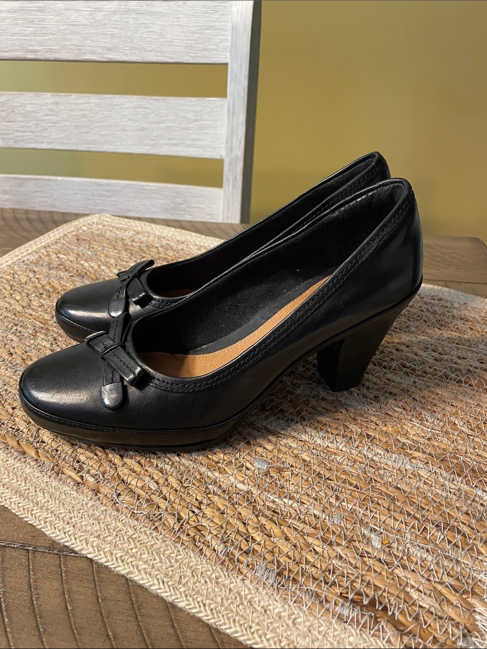 Clarks Artisan Black Leather Mid Heel Pumps with Bow Detail